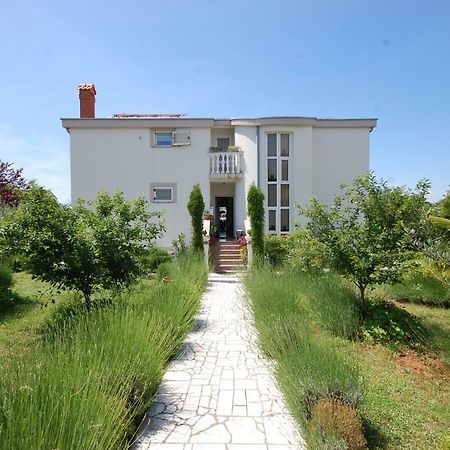 Apartments Nency By El-Pi Tours Malinska Exterior foto