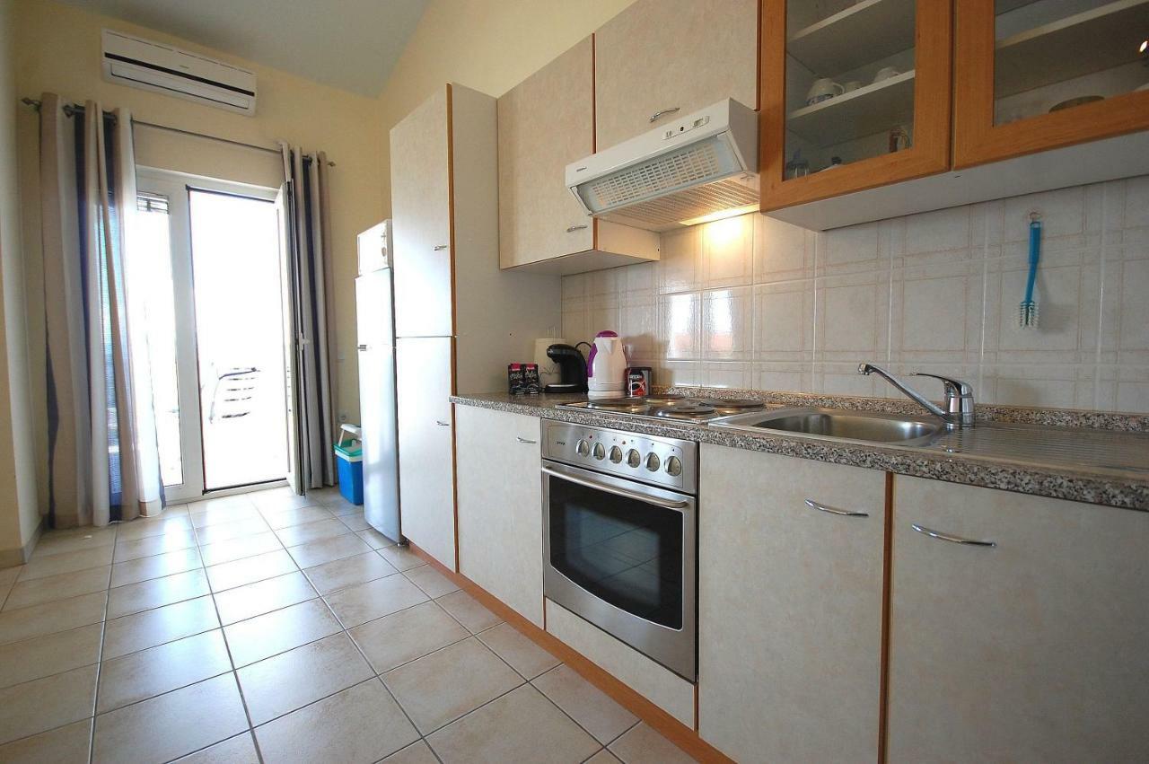 Apartments Nency By El-Pi Tours Malinska Exterior foto